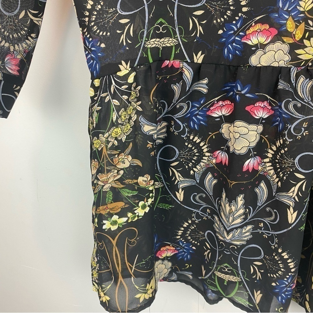 LUCCA • floral v neck choker blouse - Picture 6 of 15